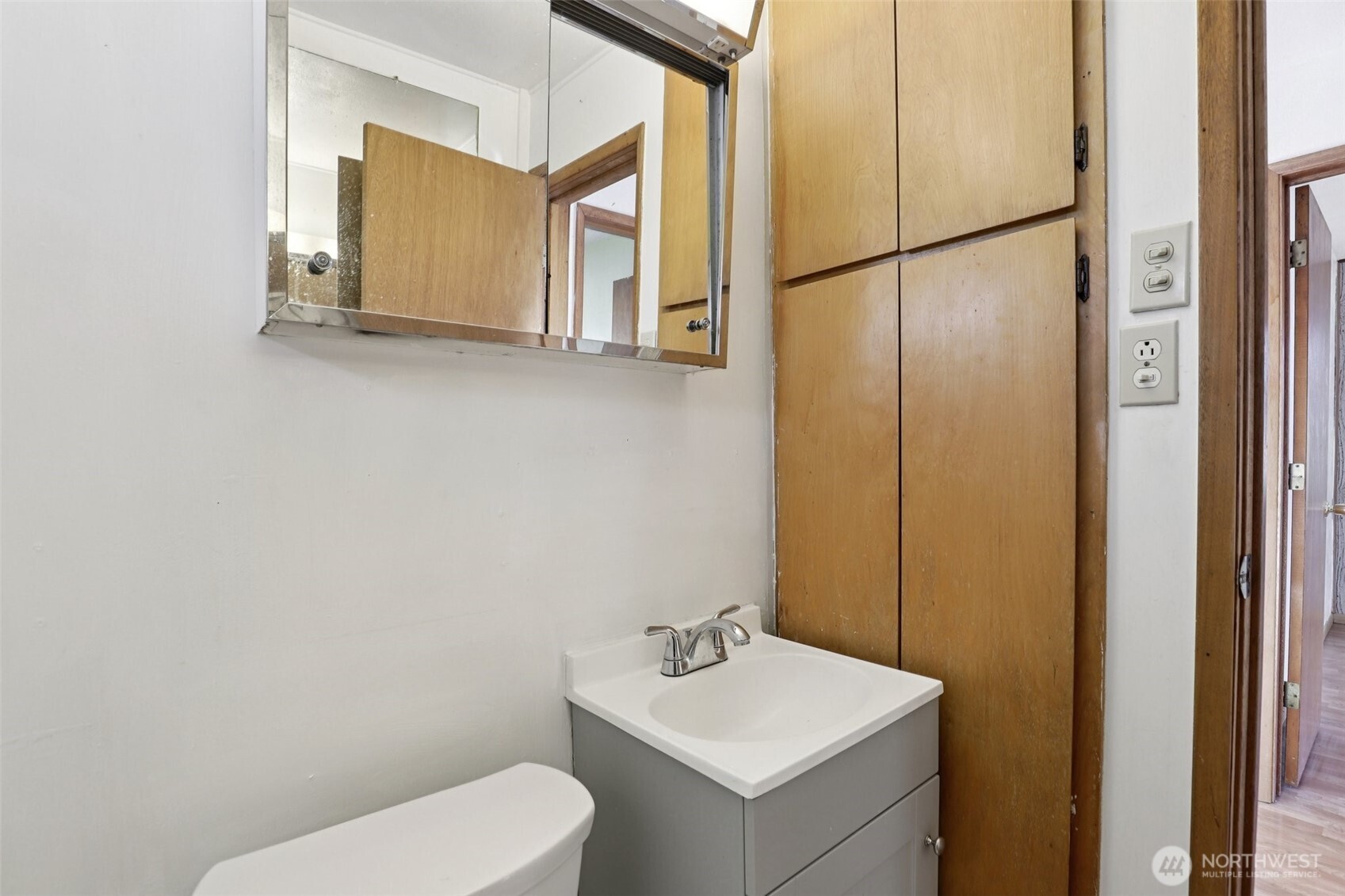 1311 E 32nd Property Photo 23
