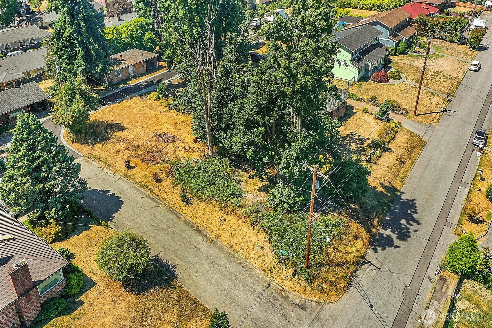 1 Xx Hawthorne Street Property Photo 3