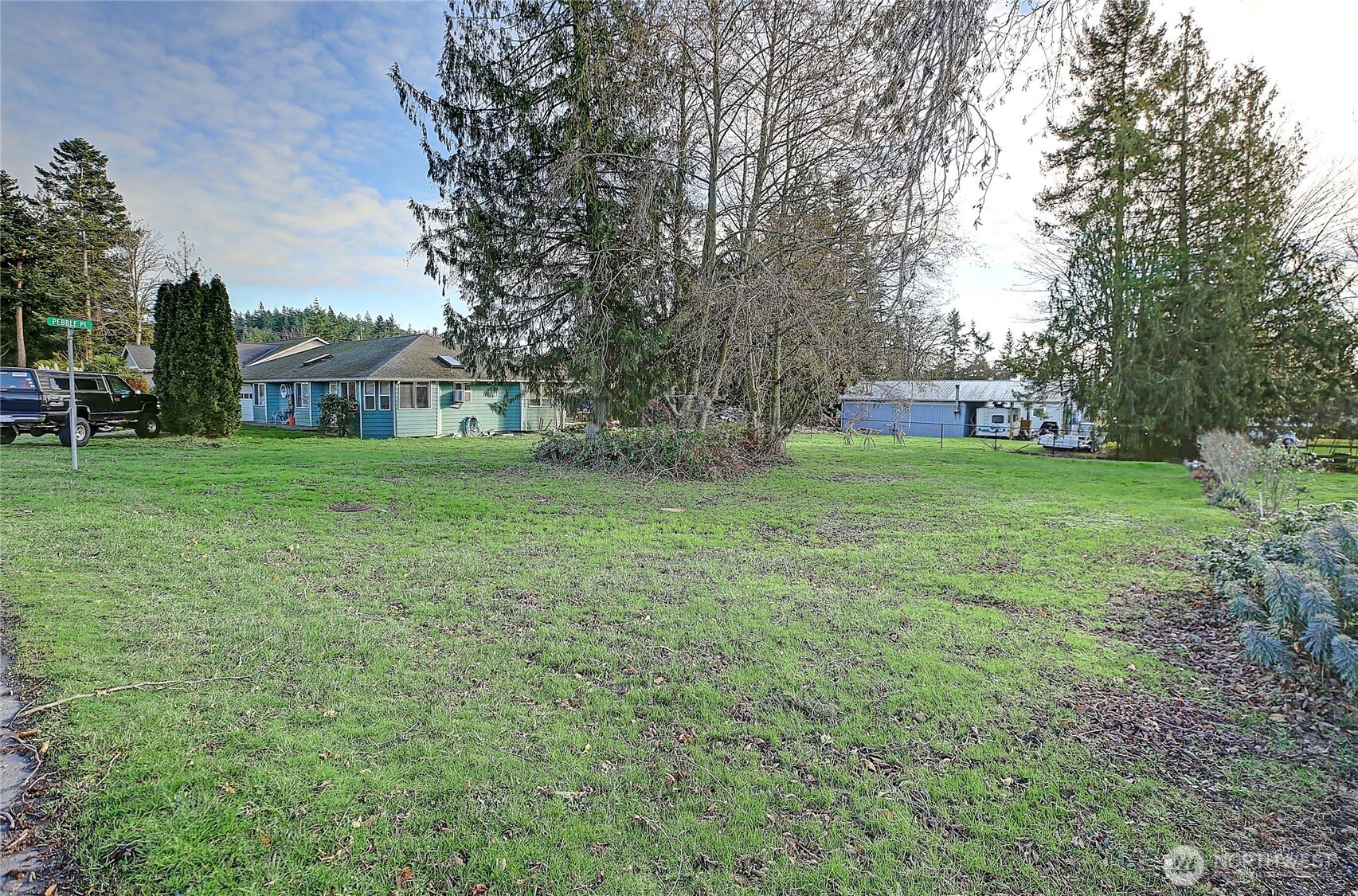 127 W Admirality Way Property Photo 2