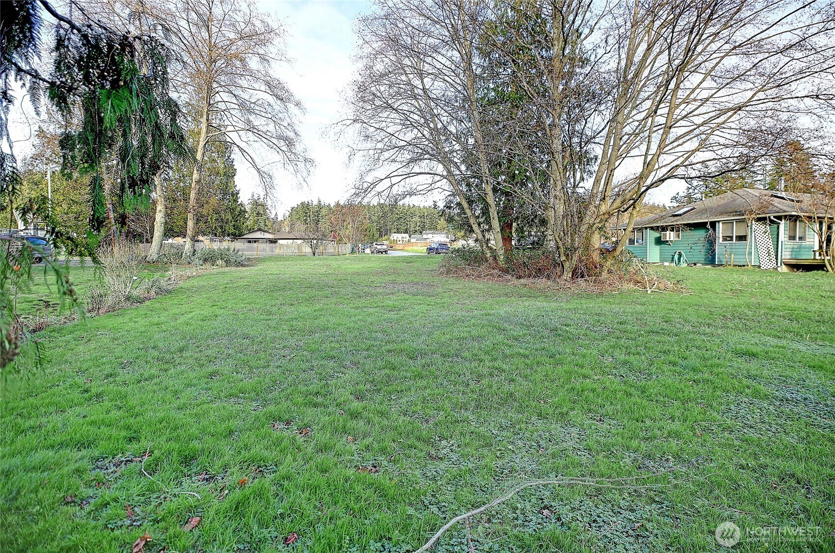 127 W Admirality Way Property Photo 3