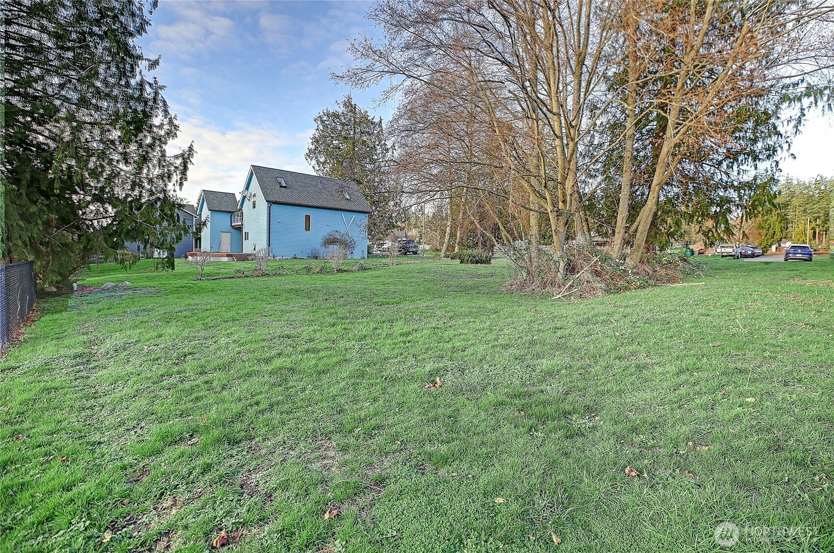 127 W Admirality Way Property Photo 4
