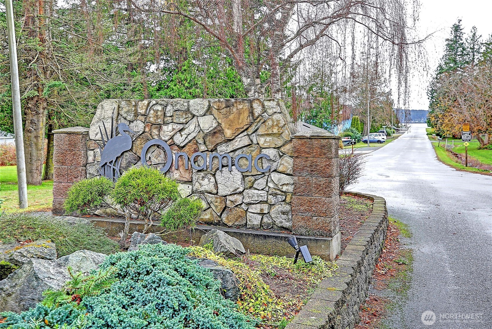 127 W Admirality Way Property Photo 6