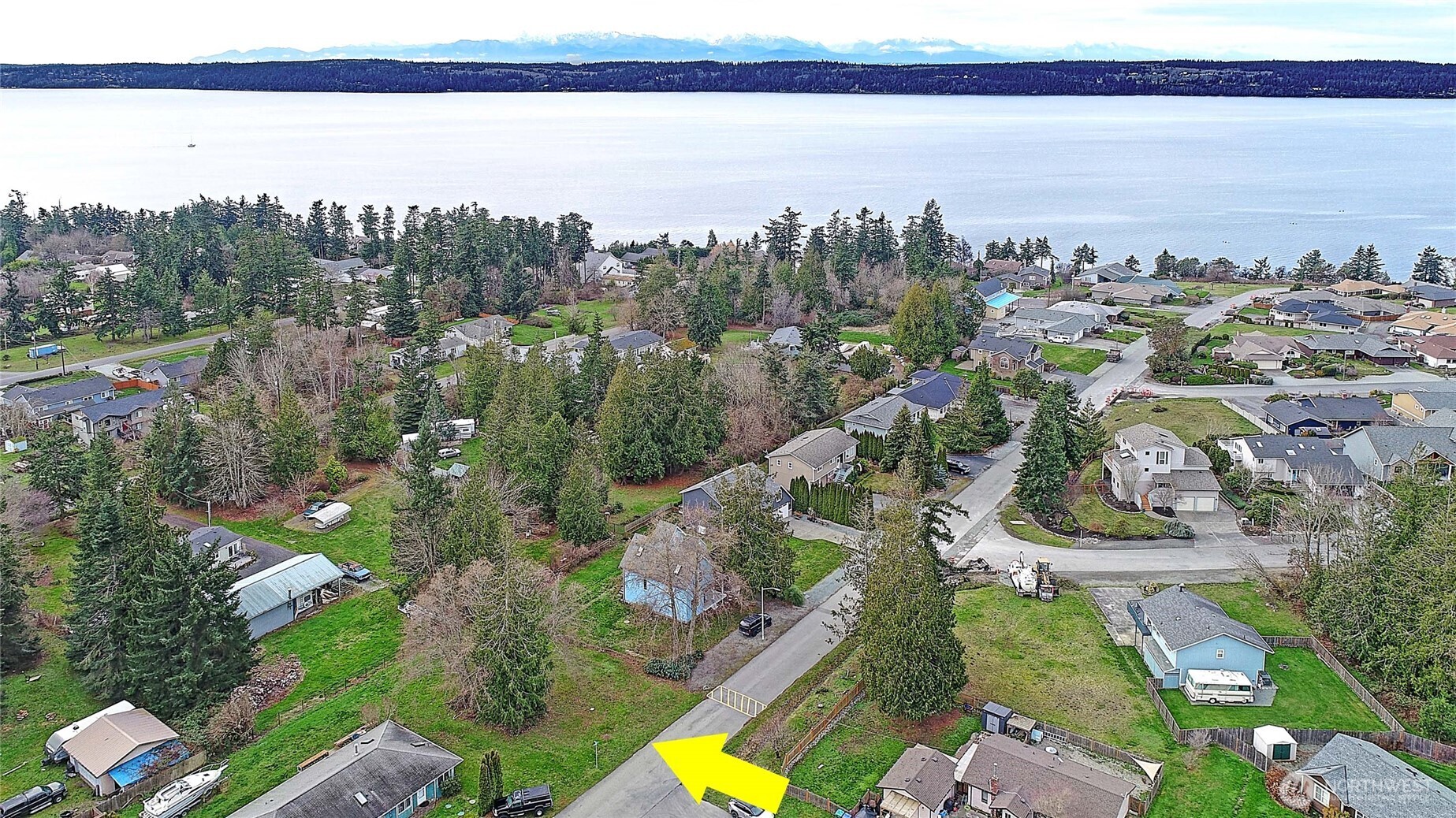 127 W Admirality Way Property Photo 7