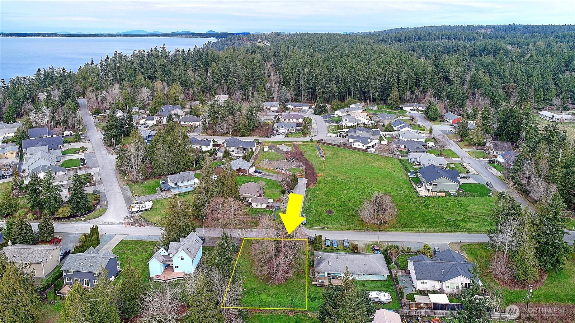 127 W Admirality Way Property Photo 9