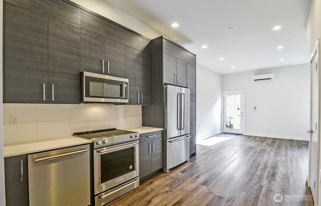 1919 24th Avenue X Property Photo 3