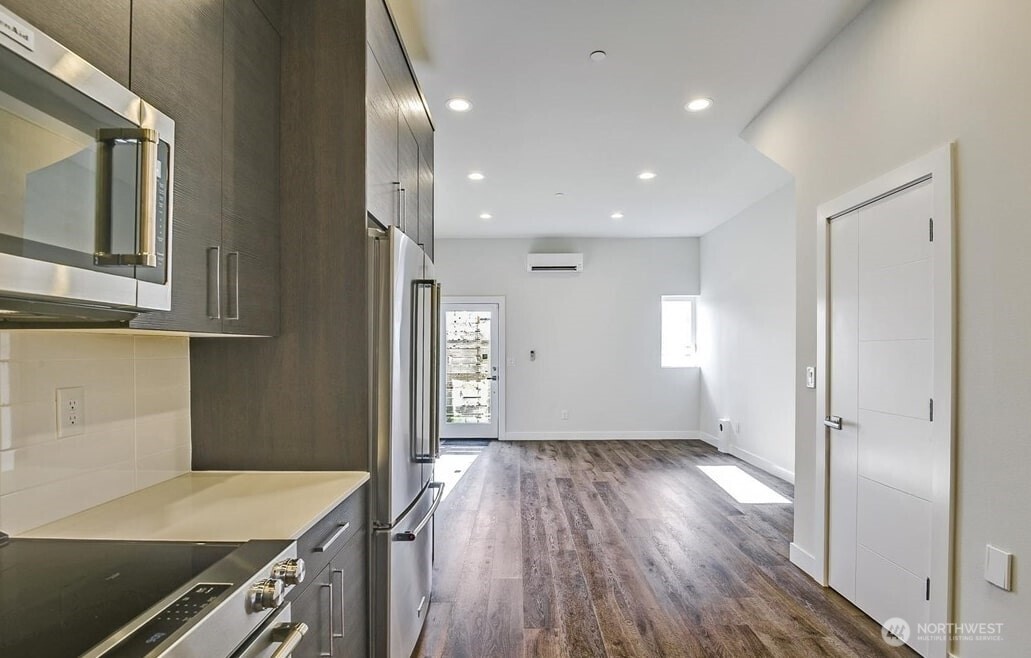 1919 24th Avenue X Property Photo 4