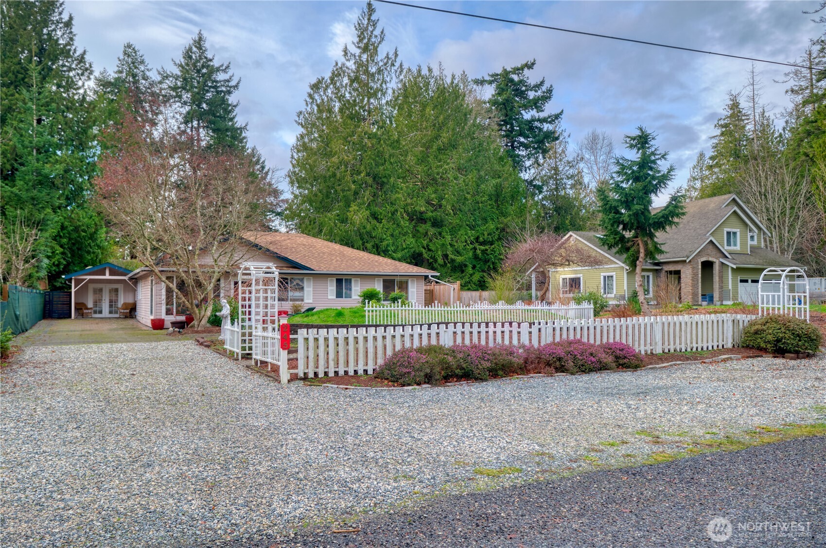 245 Shady Glen Avenue Property Photo 3