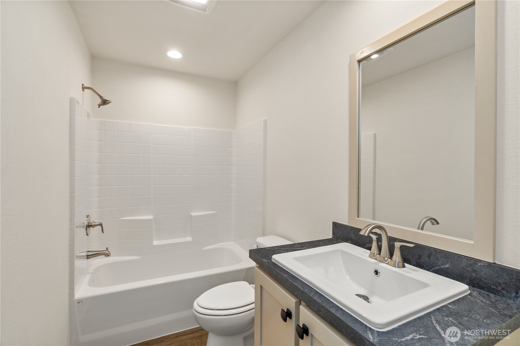 161 Polaris Boulevard Property Photo 18