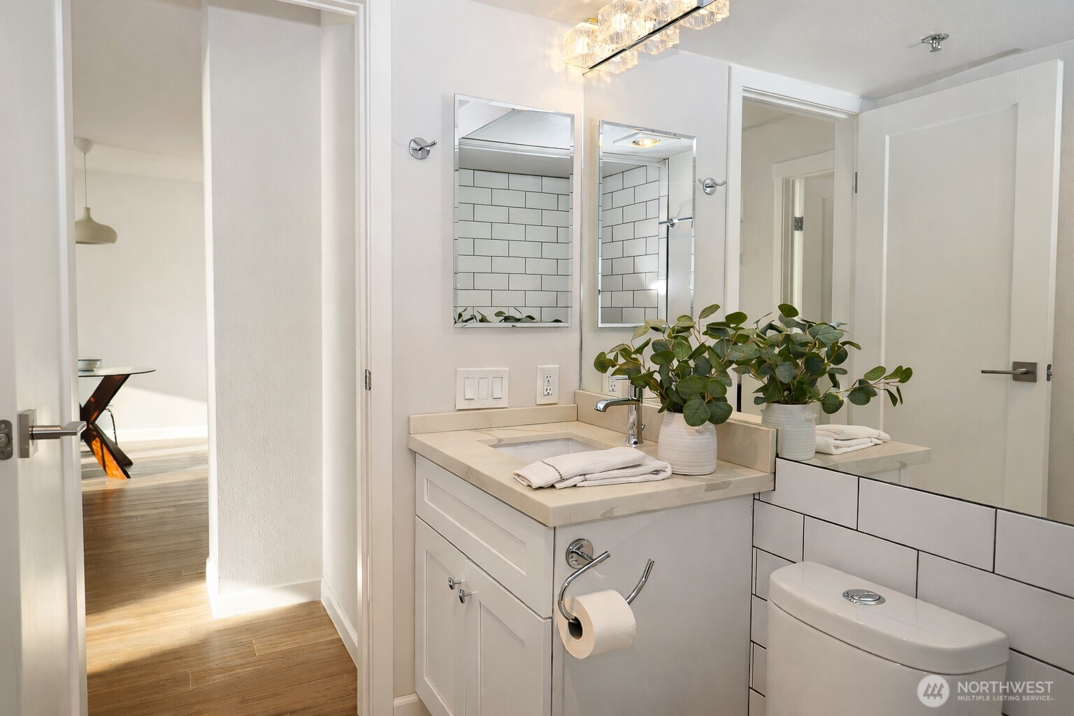 121 Vine Street 1702 Property Photo 20