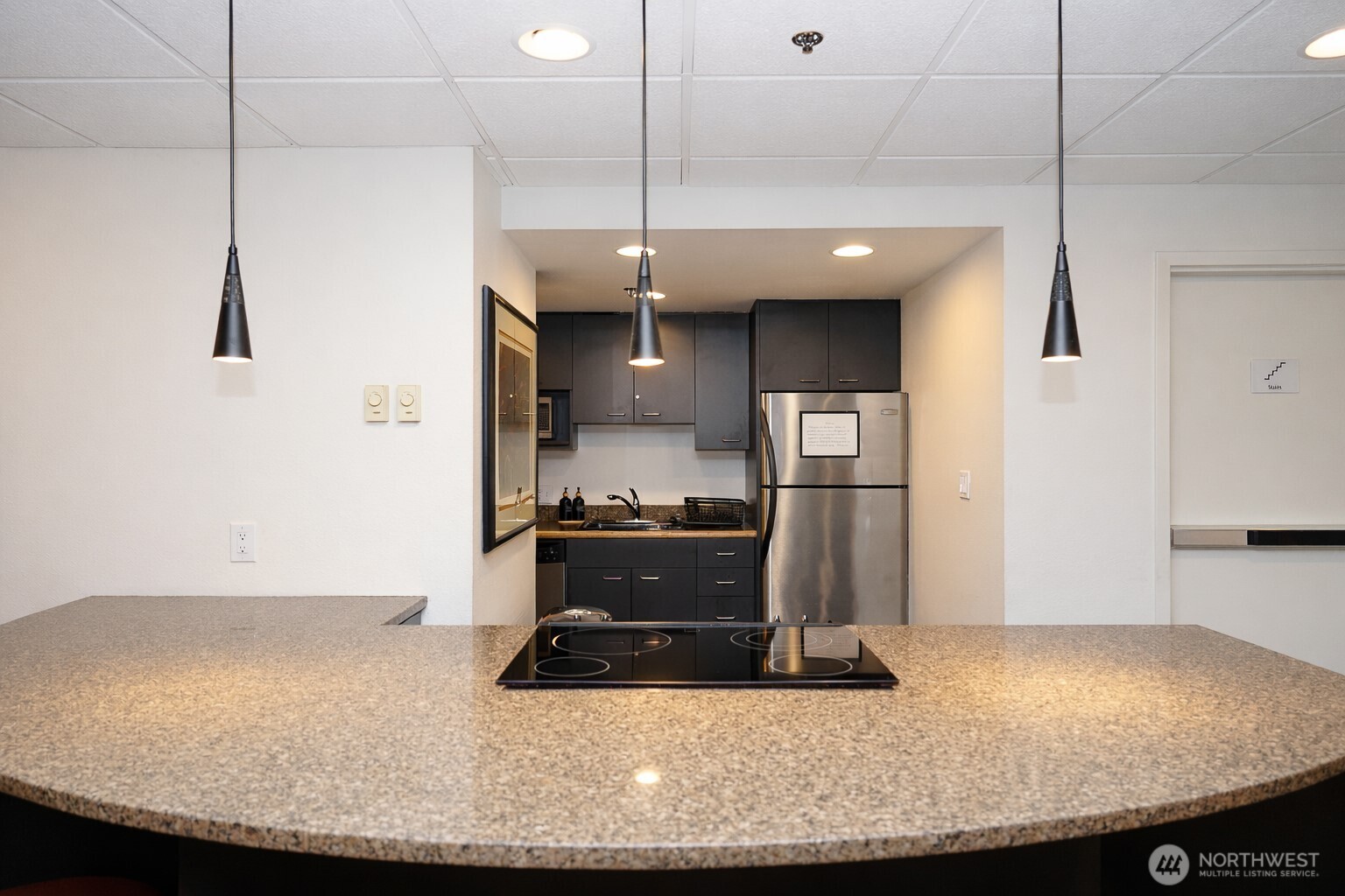 121 Vine Street 1702 Property Photo 26