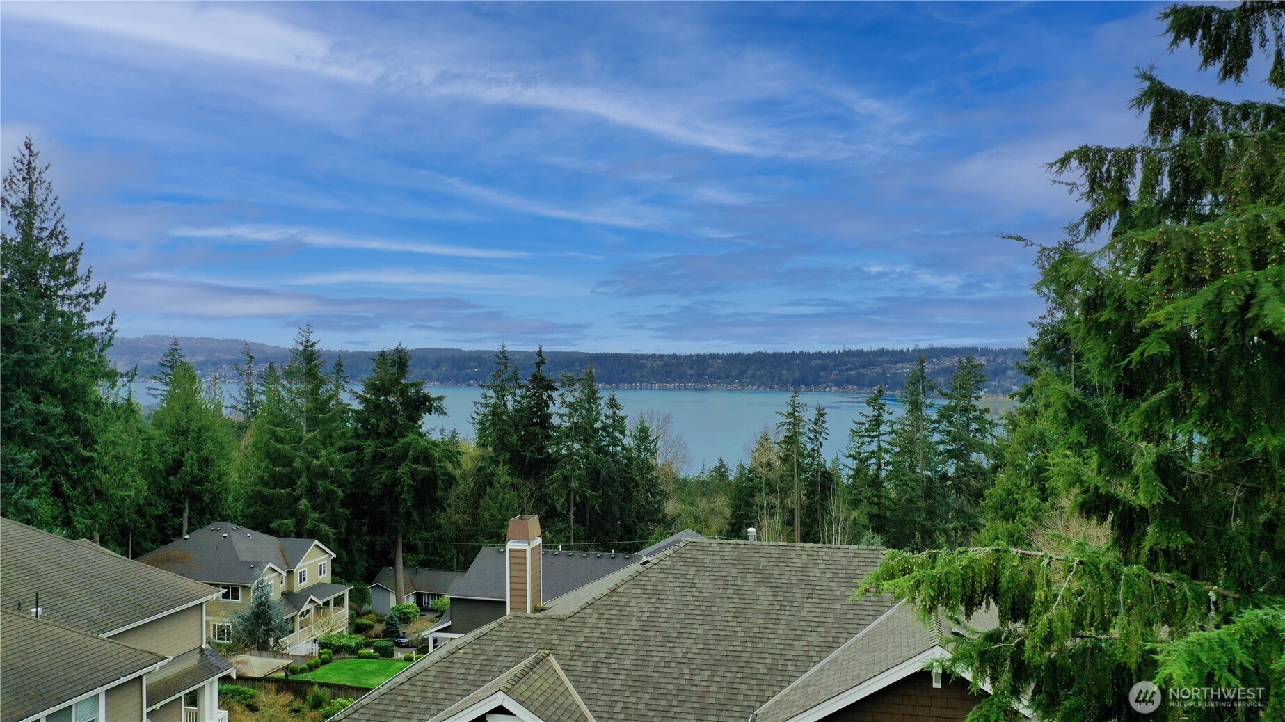 246 211th Place Property Photo 3