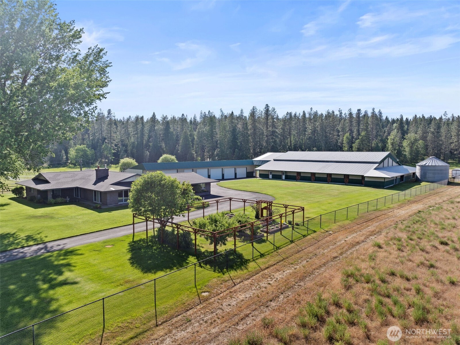 24415 N Crescent Road Property Photo 4