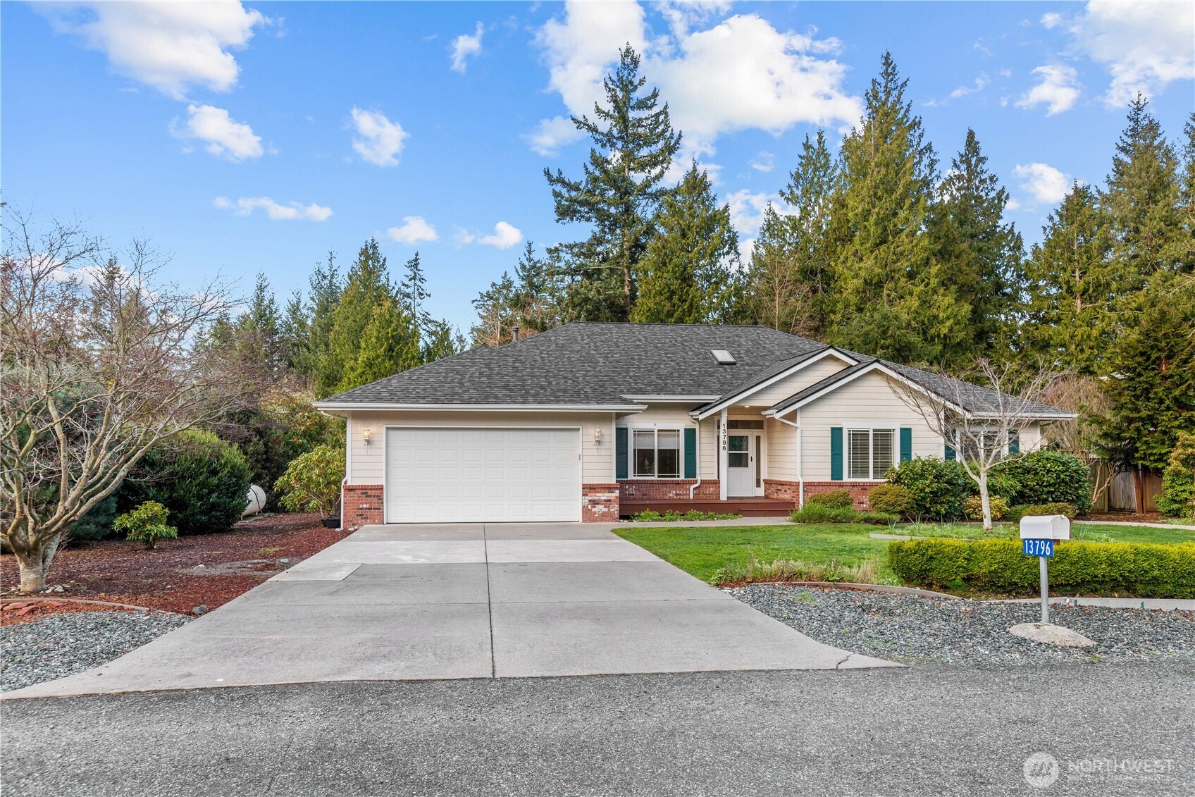 13796 Seaview Way Property Photo 4