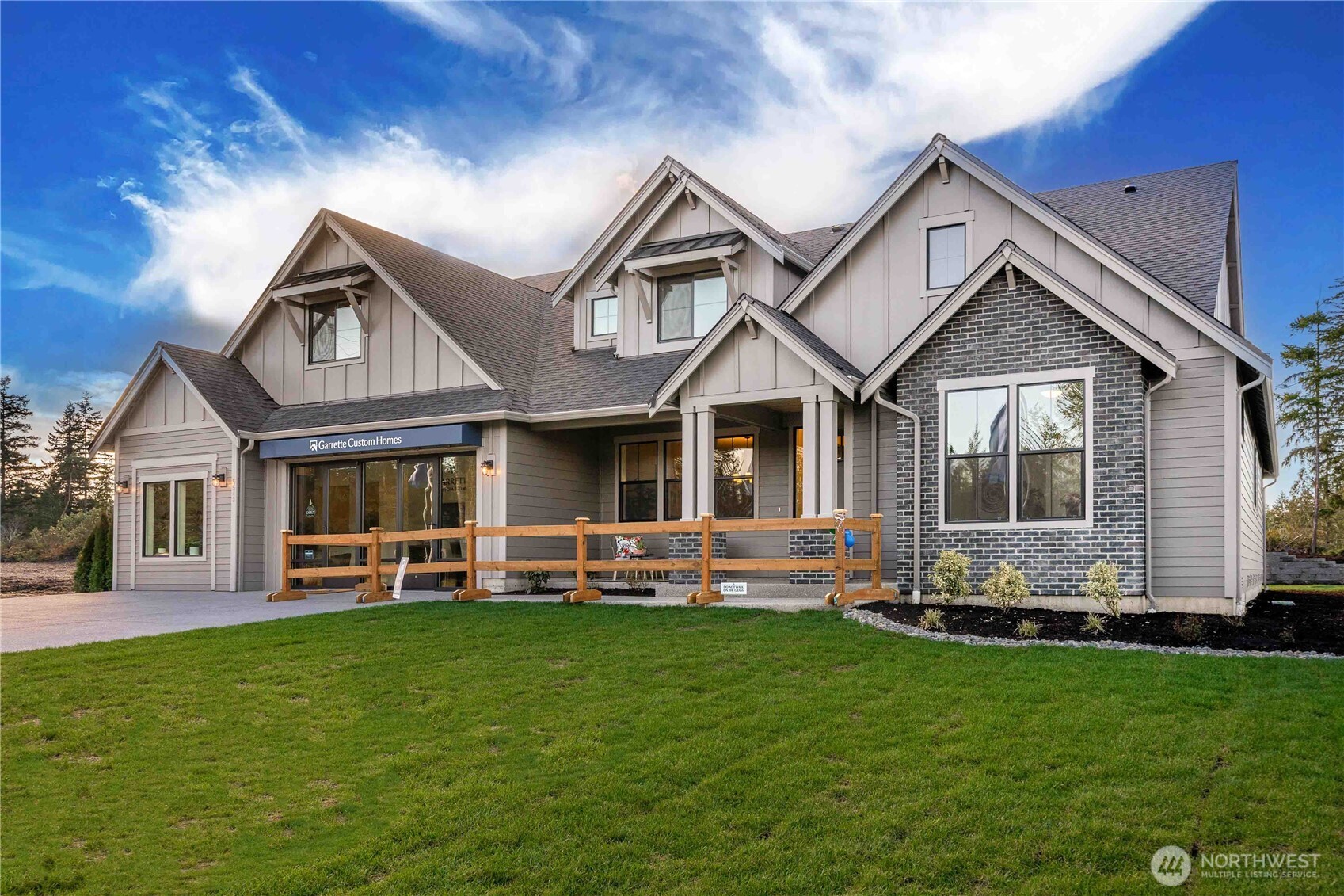 2464876 Property Photo 1