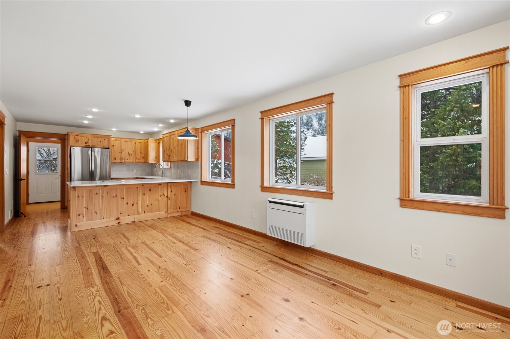 213 Park Property Photo 8