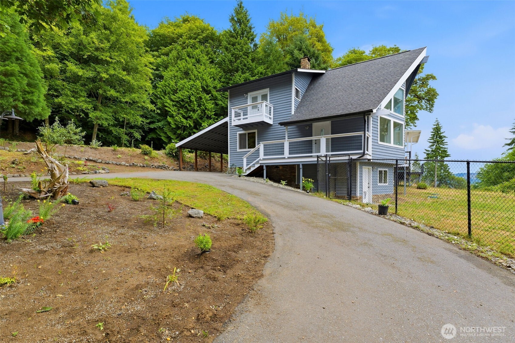 200 N Schaufler Lane Property Photo 3