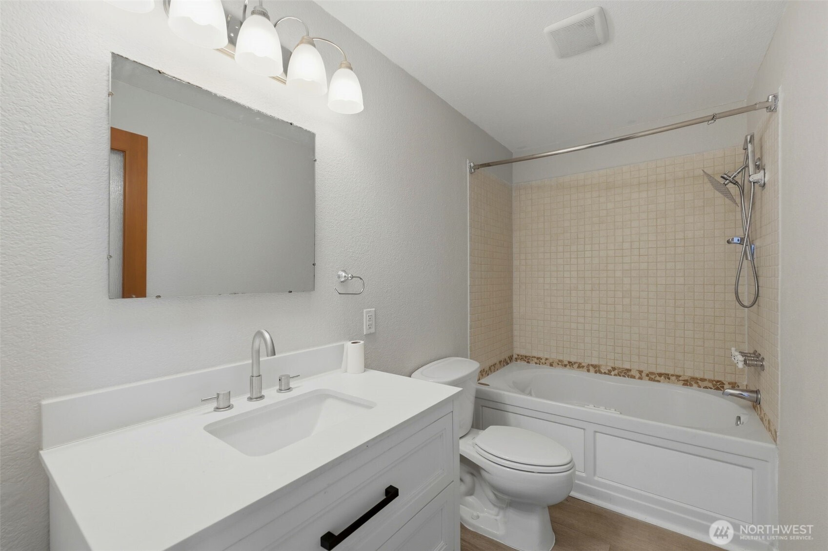 200 N Schaufler Lane Property Photo 13