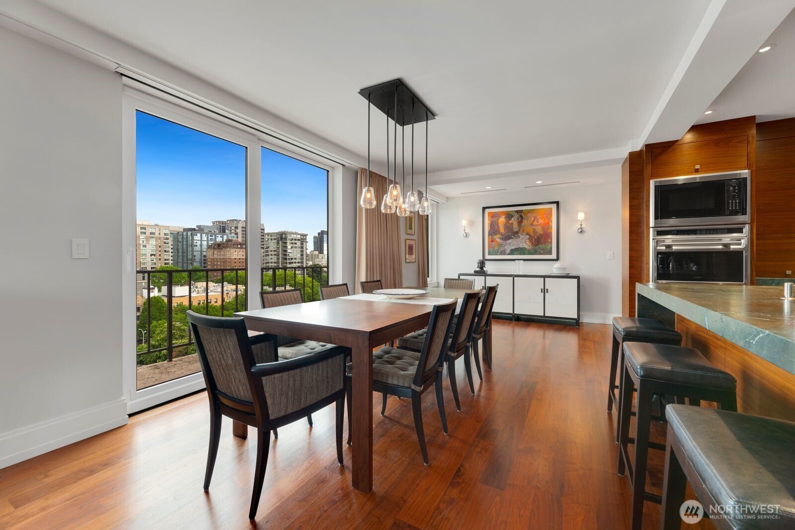 1300 University Street 11a Property Photo 10