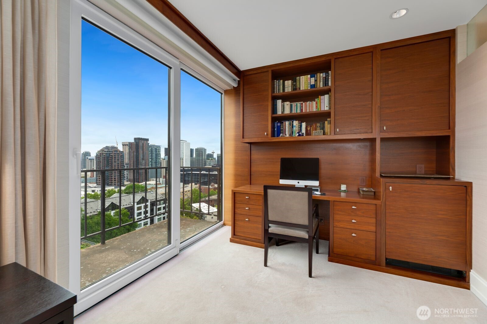 1300 University Street 11a Property Photo 17