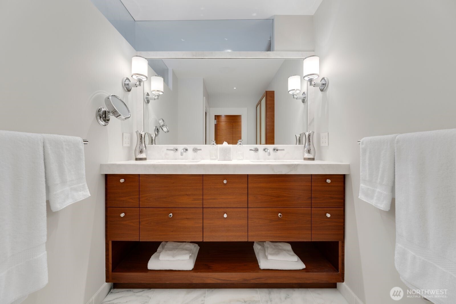 1300 University Street 11a Property Photo 19