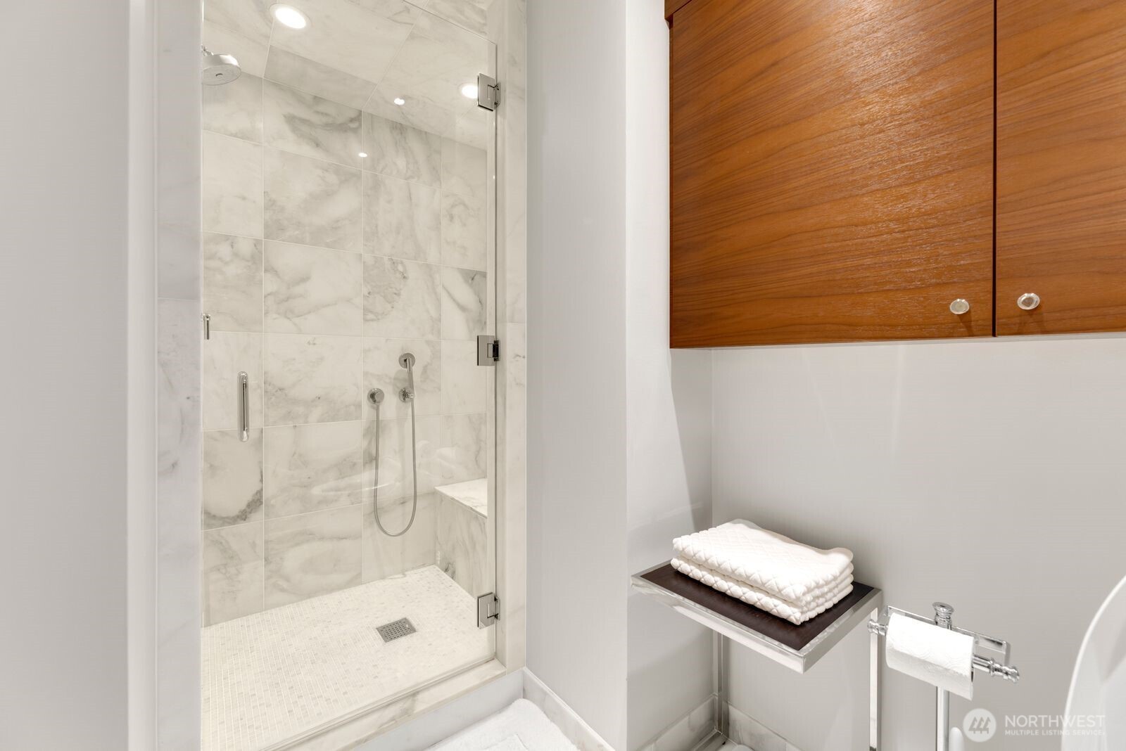 1300 University Street 11a Property Photo 20