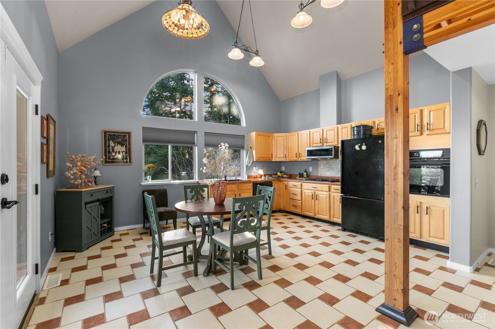 1103 Berry Way Property Photo 11