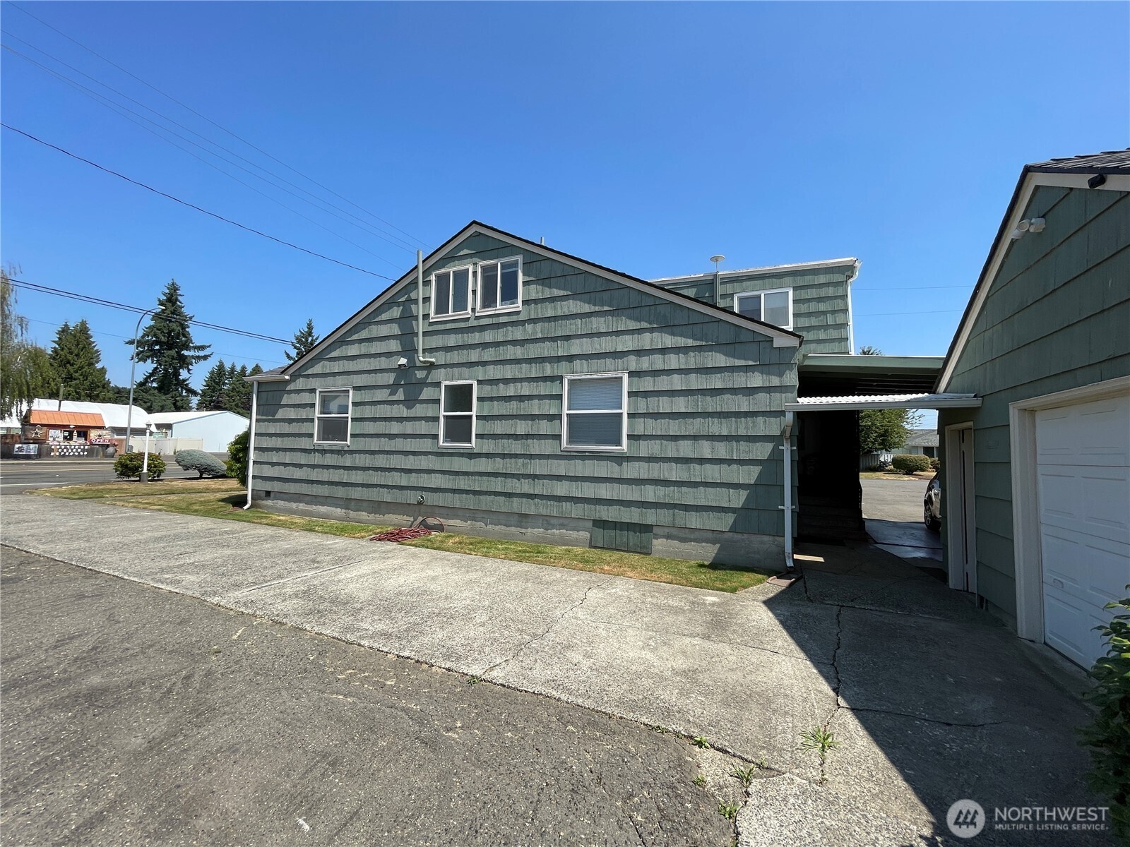 2606 E Main Property Photo 11