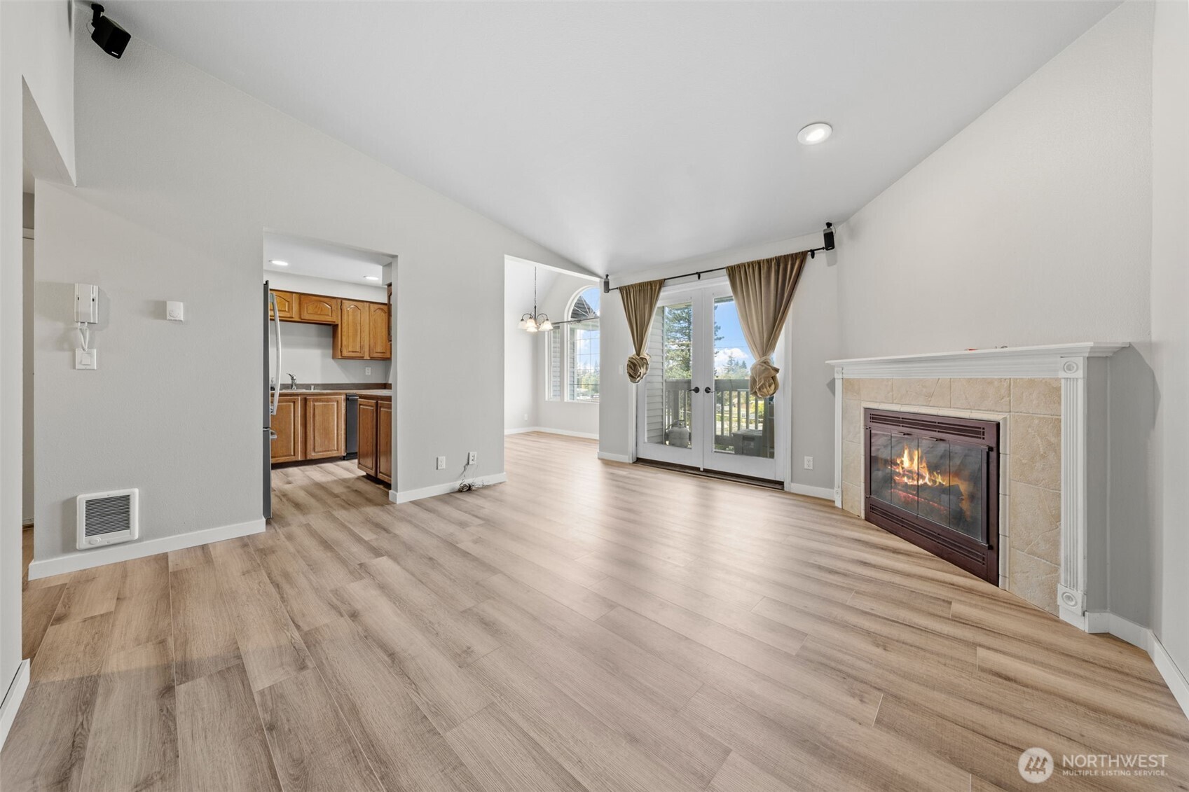 12025 Se 60th Street B Property Photo 4