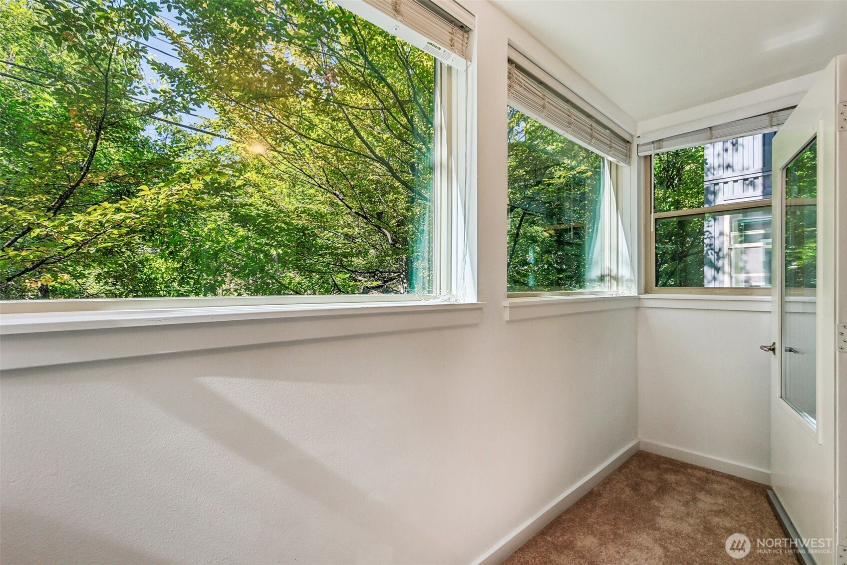 1425 Dexter Avenue 611 Property Photo 25