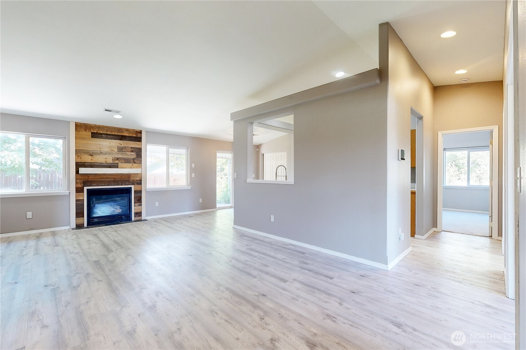 1152 Se Falbo Drive Property Photo 2