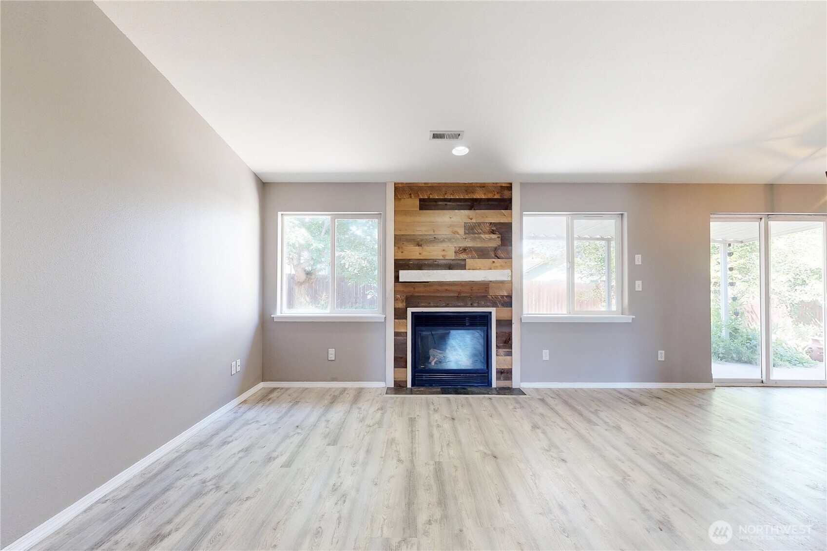 1152 Se Falbo Drive Property Photo 4