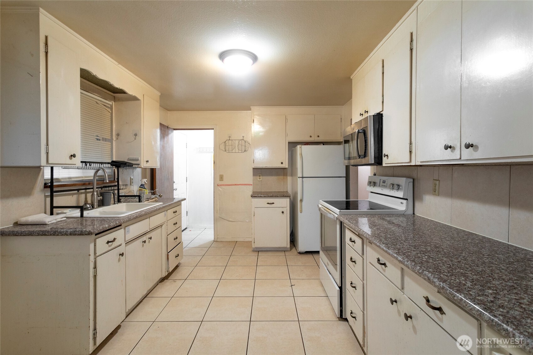 1620 E Columbia Avenue Property Photo 6