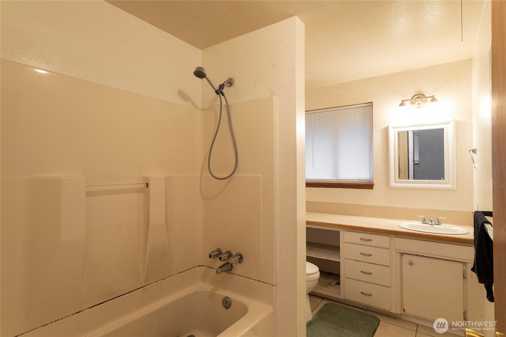 1620 E Columbia Avenue Property Photo 8