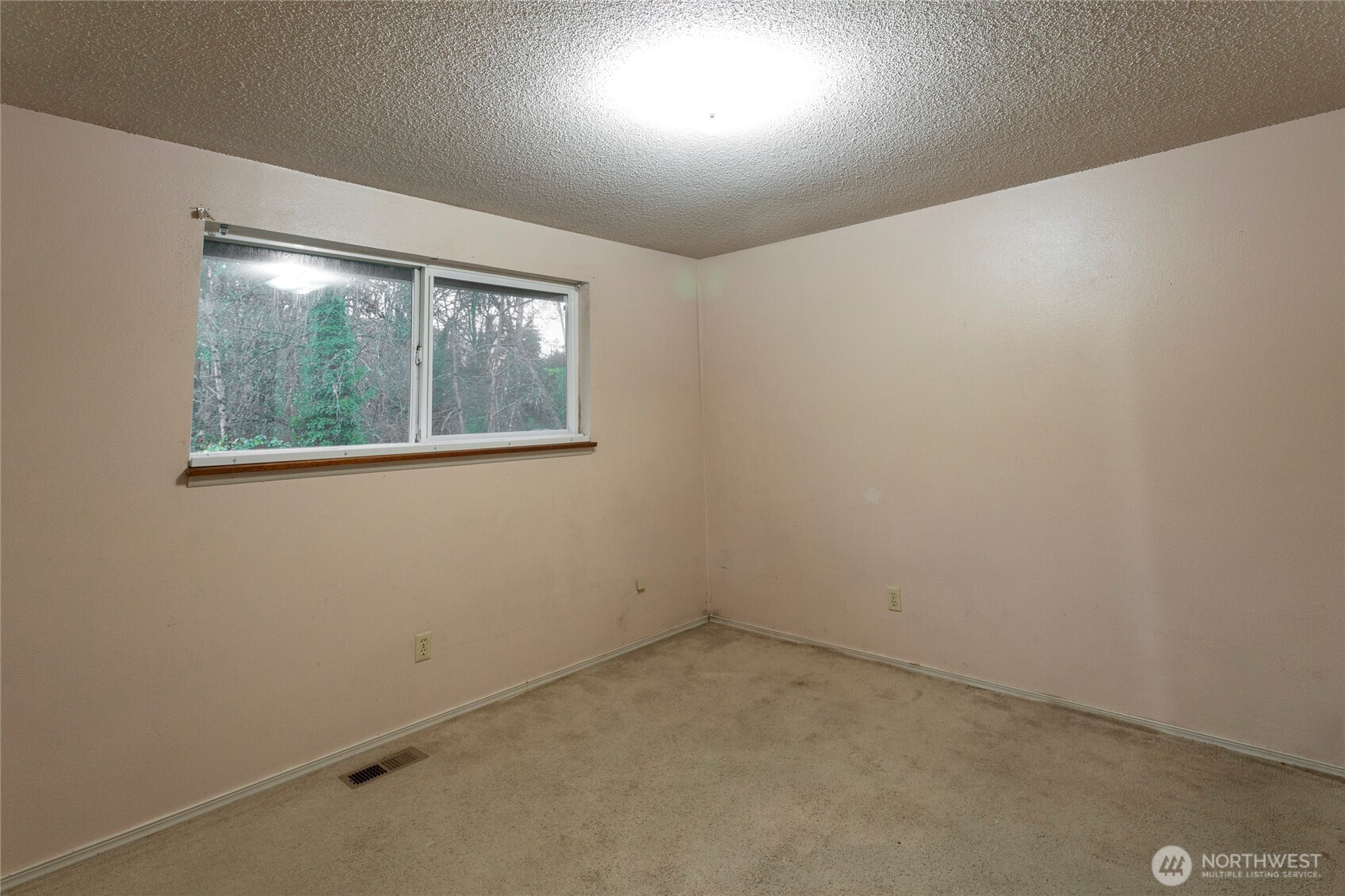 1620 E Columbia Avenue Property Photo 9