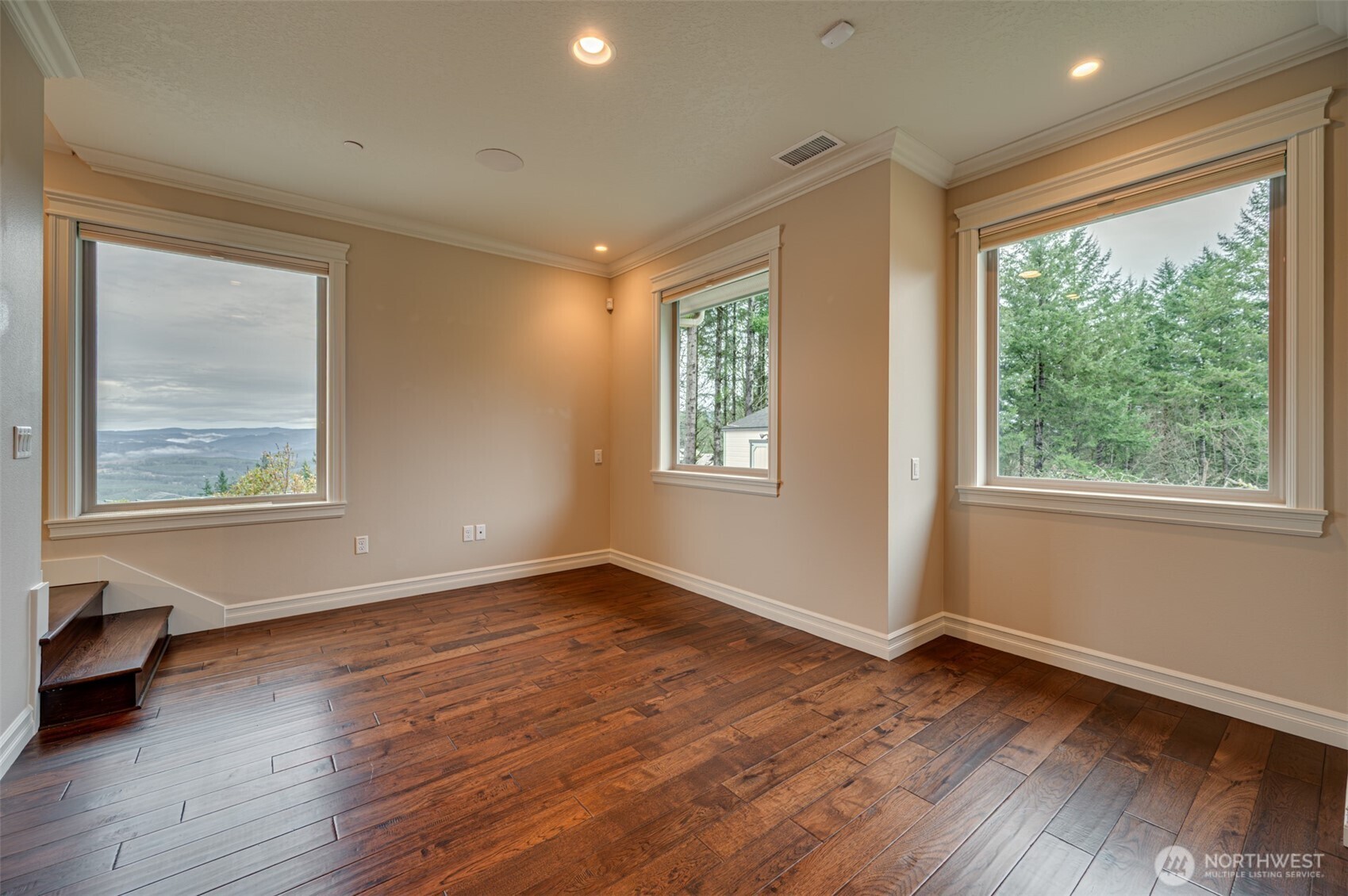 421 Woodland Heights Road Property Photo 16