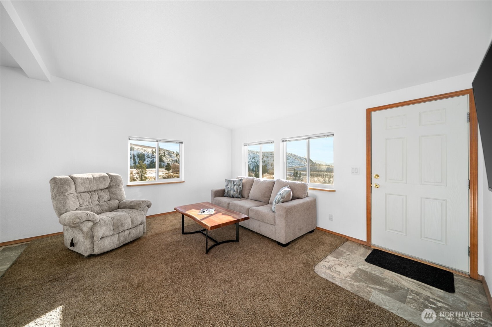 565 Boyd Loop Rd Property Photo 3