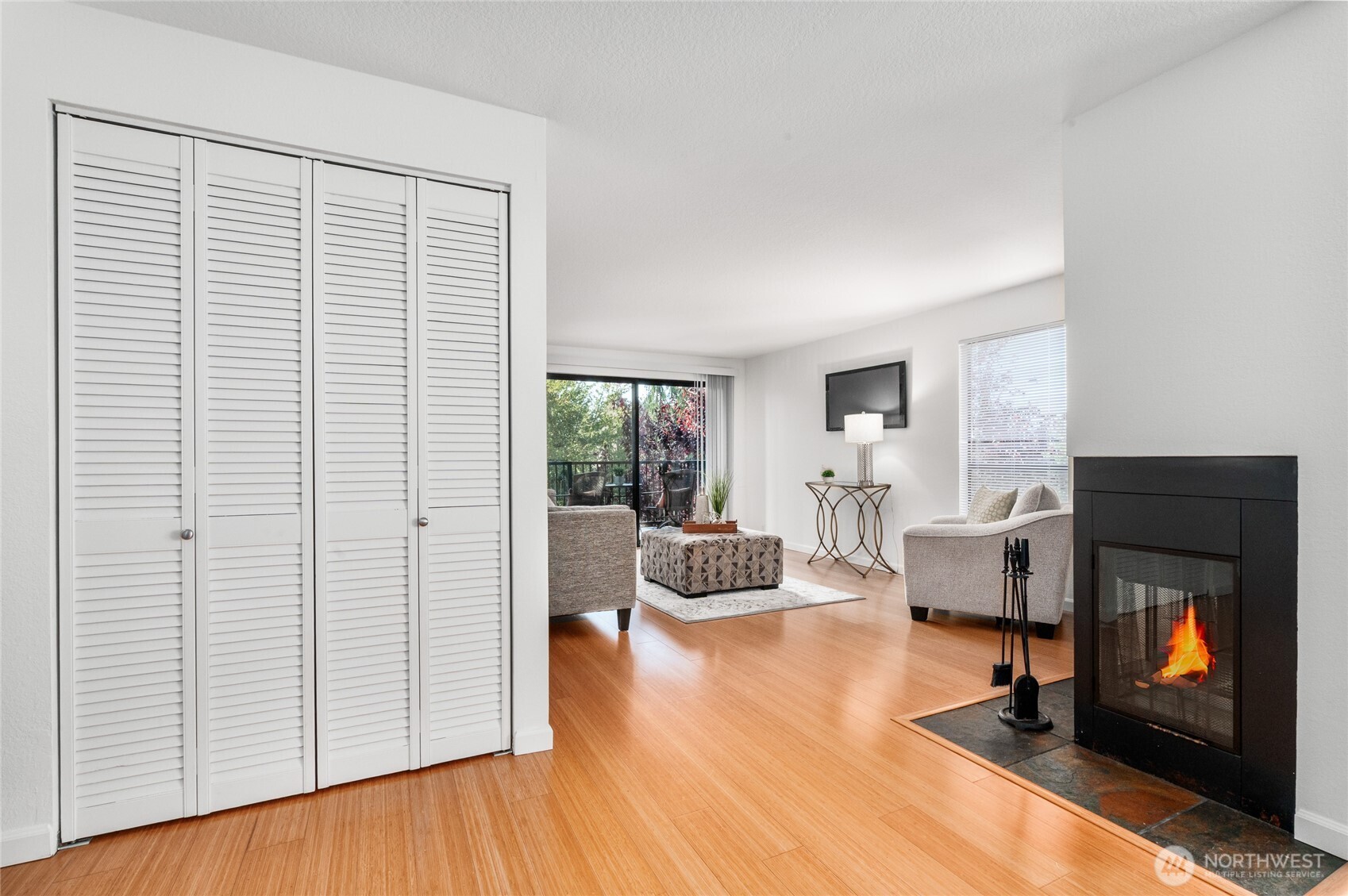 410 W Roy Street E101 Property Photo 4
