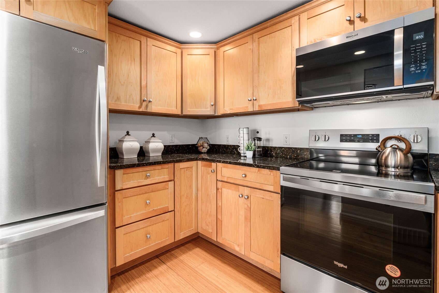 410 W Roy Street E101 Property Photo 16