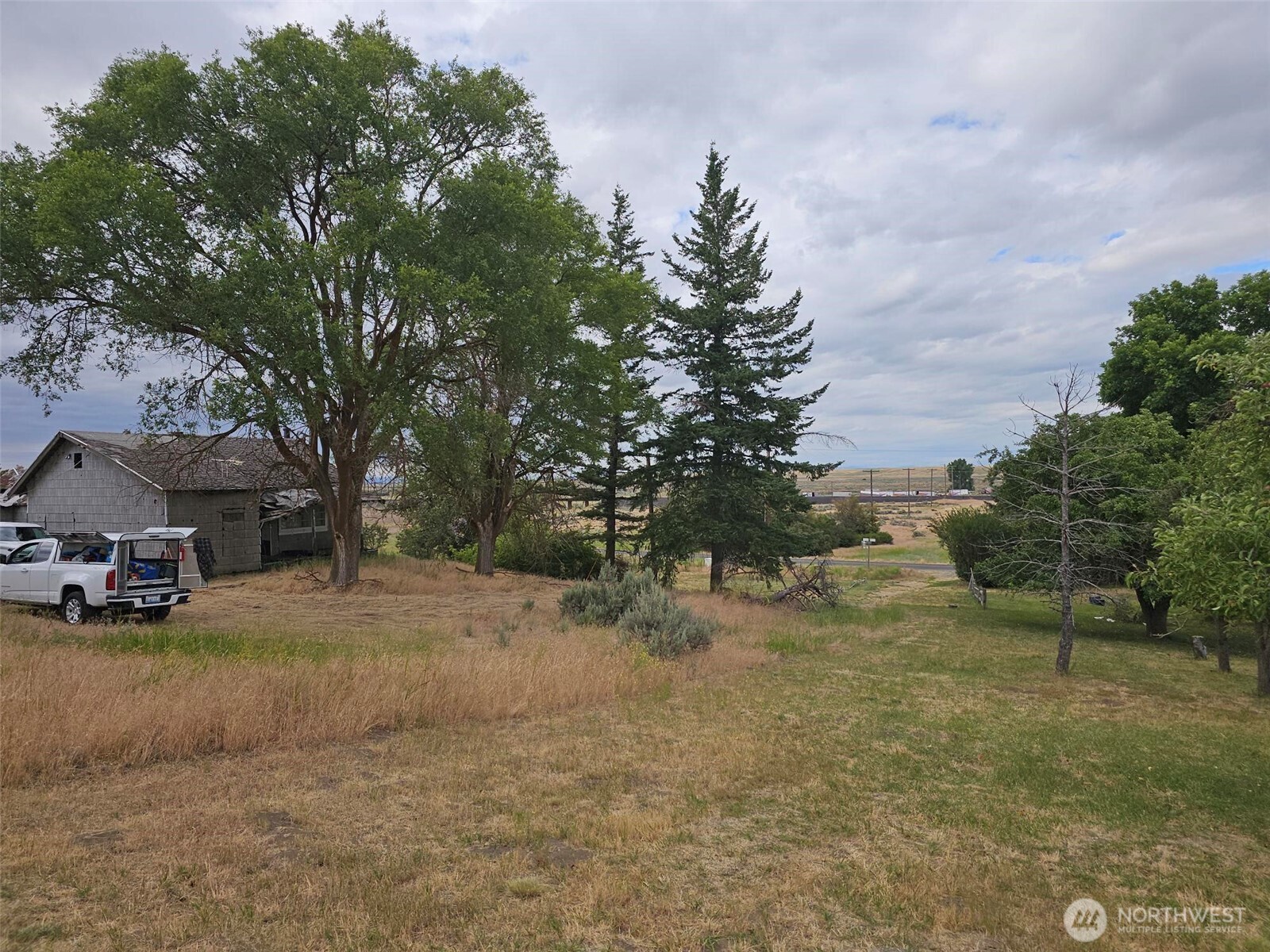 39681 Bluestem Road Property Photo 8