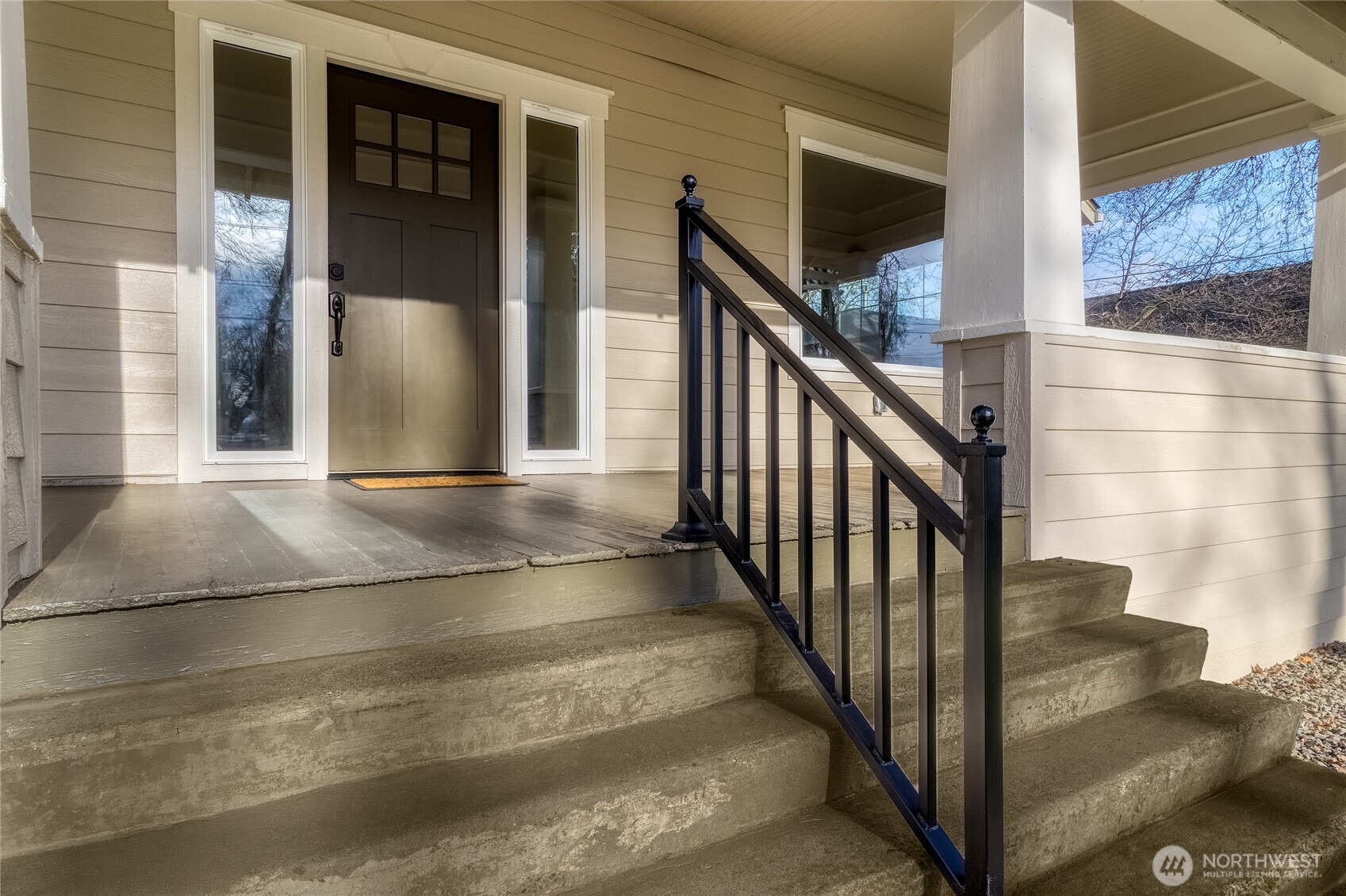 1037 E Alder Street Property Photo 1
