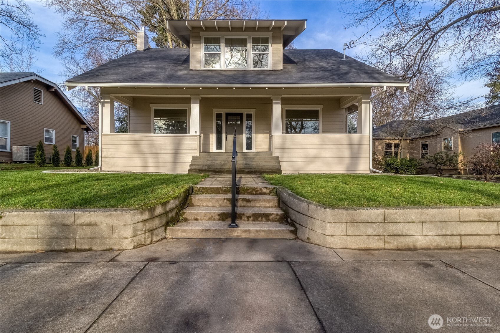 1037 E Alder Street Property Photo 2