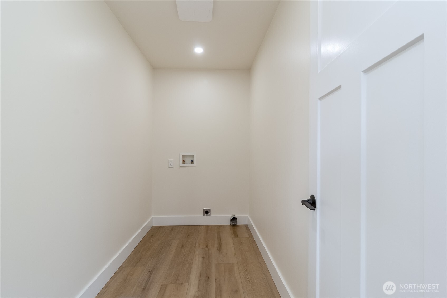 1037 E Alder Street Property Photo 16