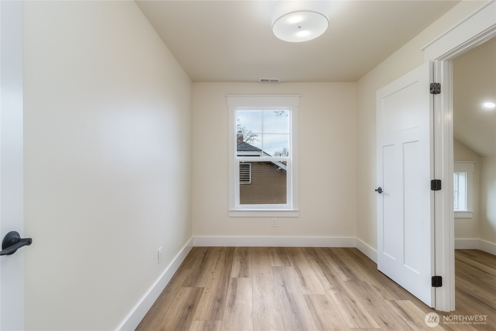 1037 E Alder Street Property Photo 19