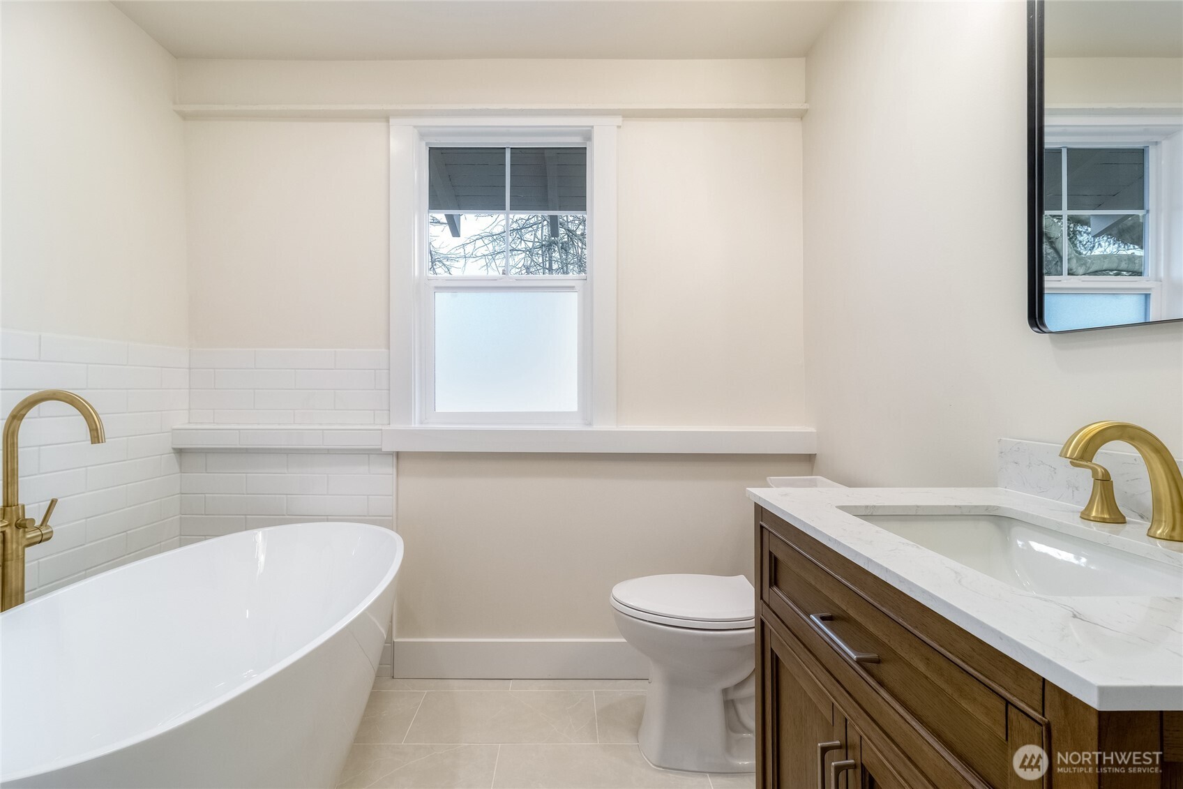 1037 E Alder Street Property Photo 26