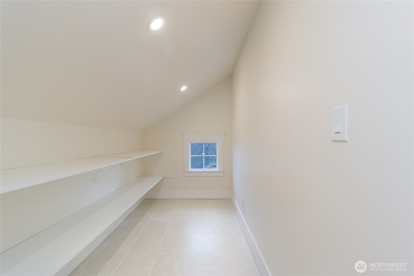 1037 E Alder Street Property Photo 27