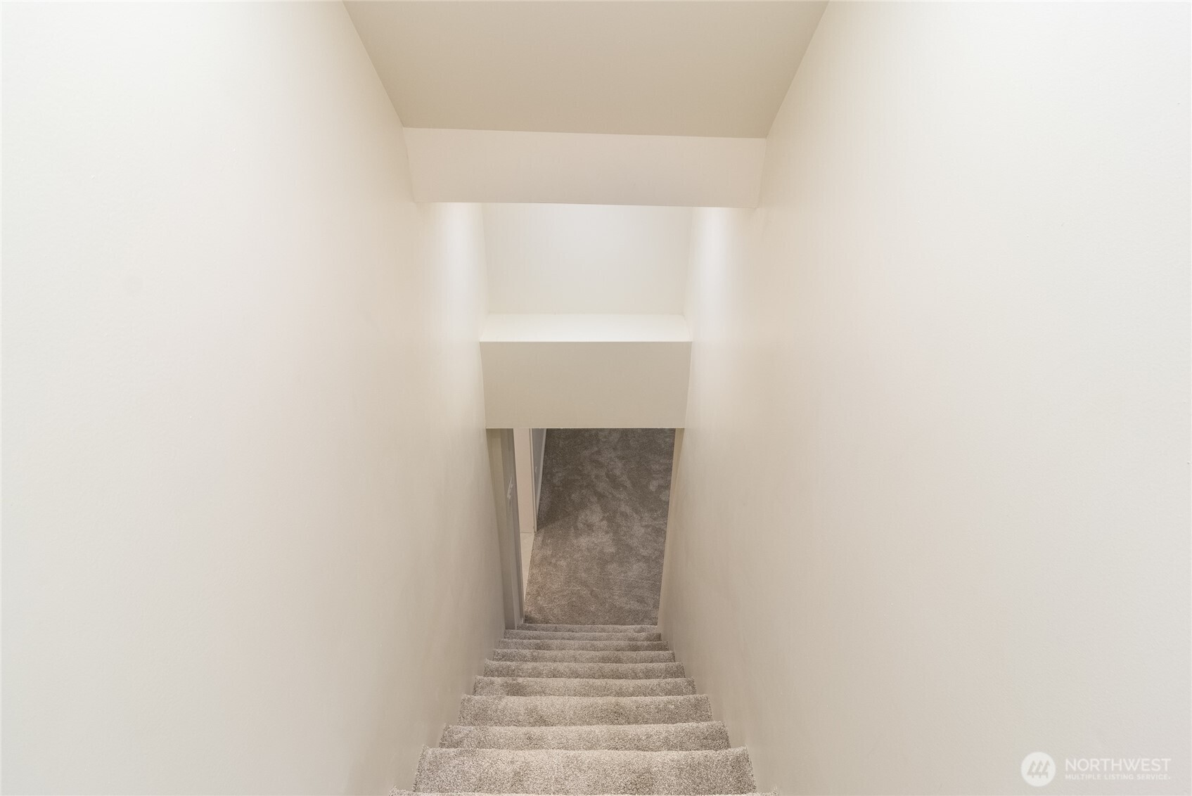 1037 E Alder Street Property Photo 28