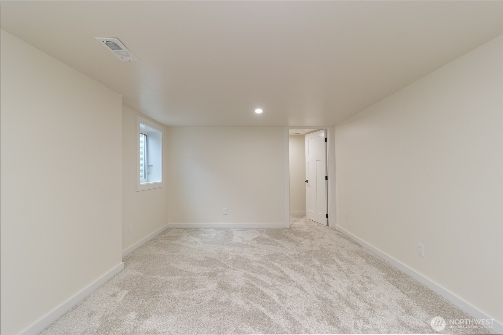 1037 E Alder Street Property Photo 31