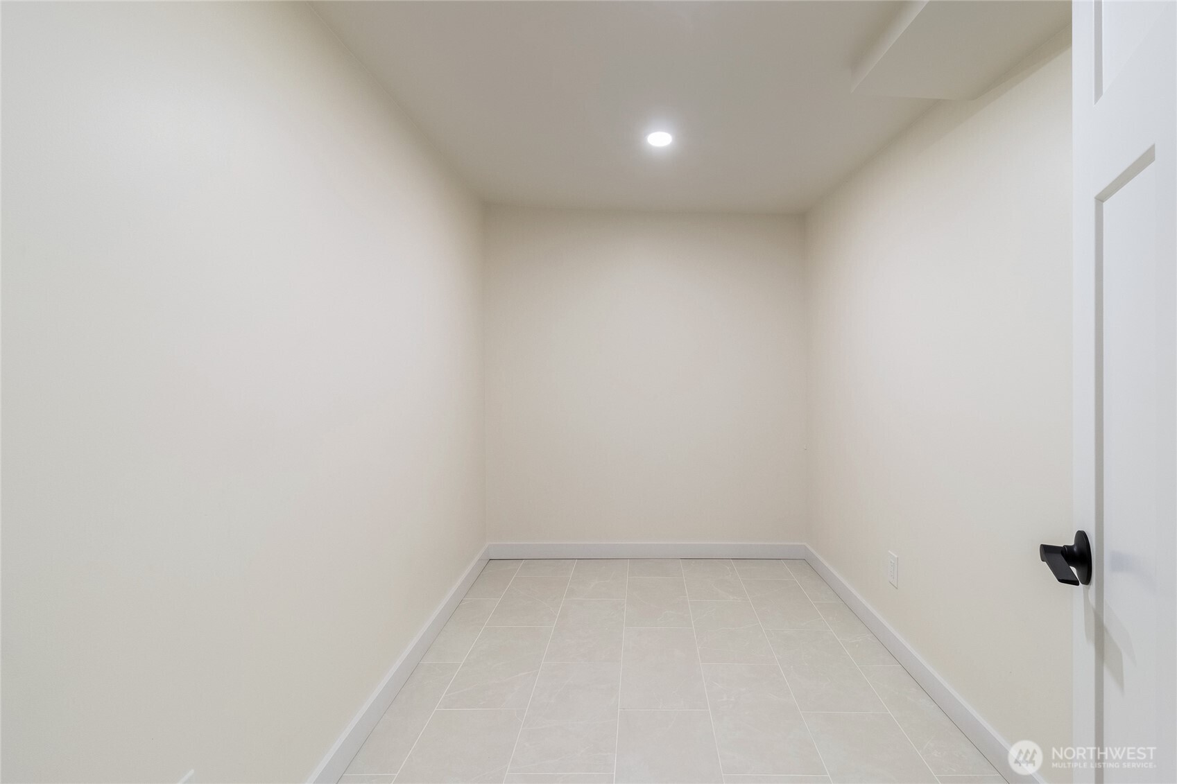 1037 E Alder Street Property Photo 36
