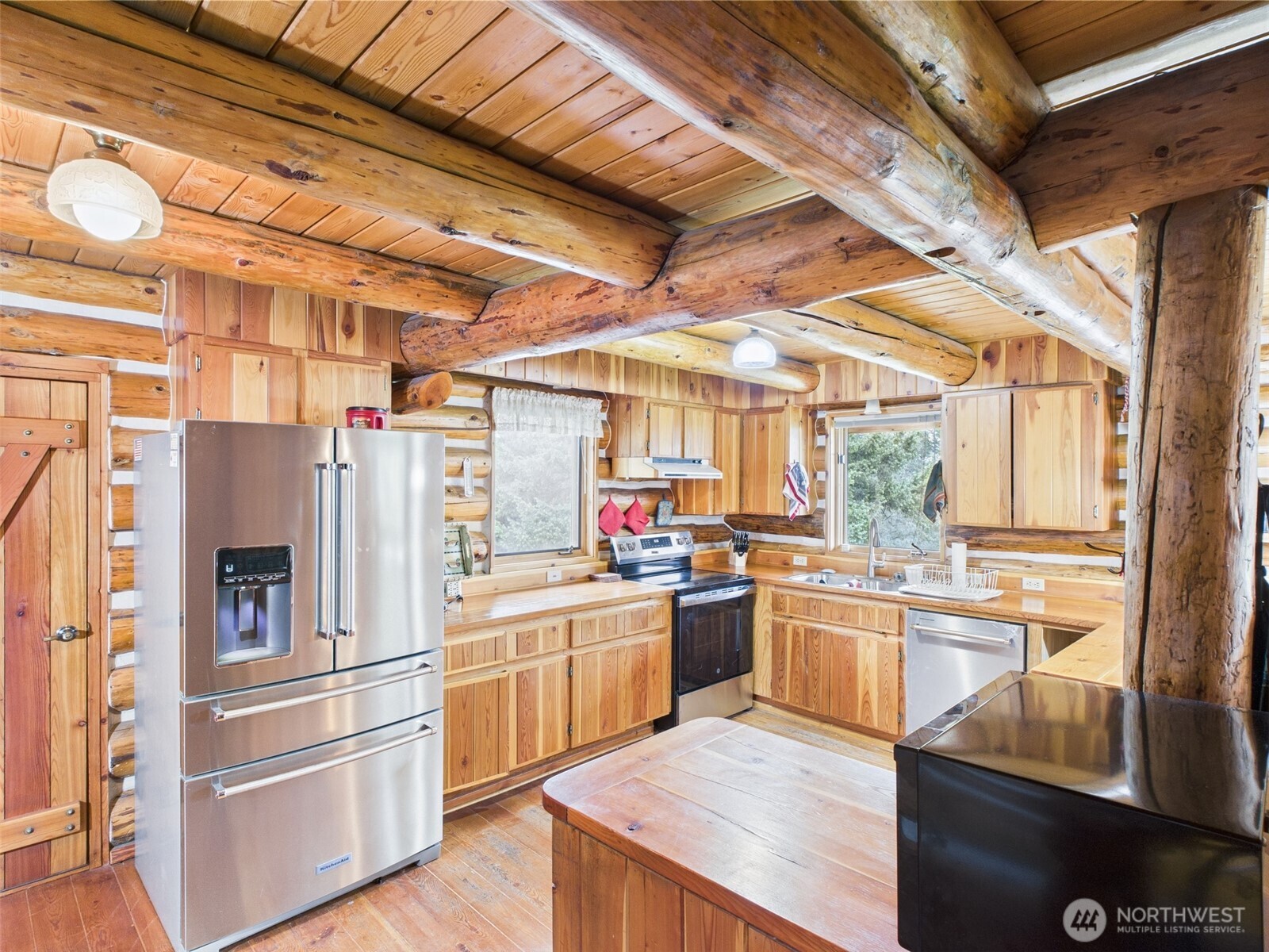 98 Tall Timber Lane Property Photo 4