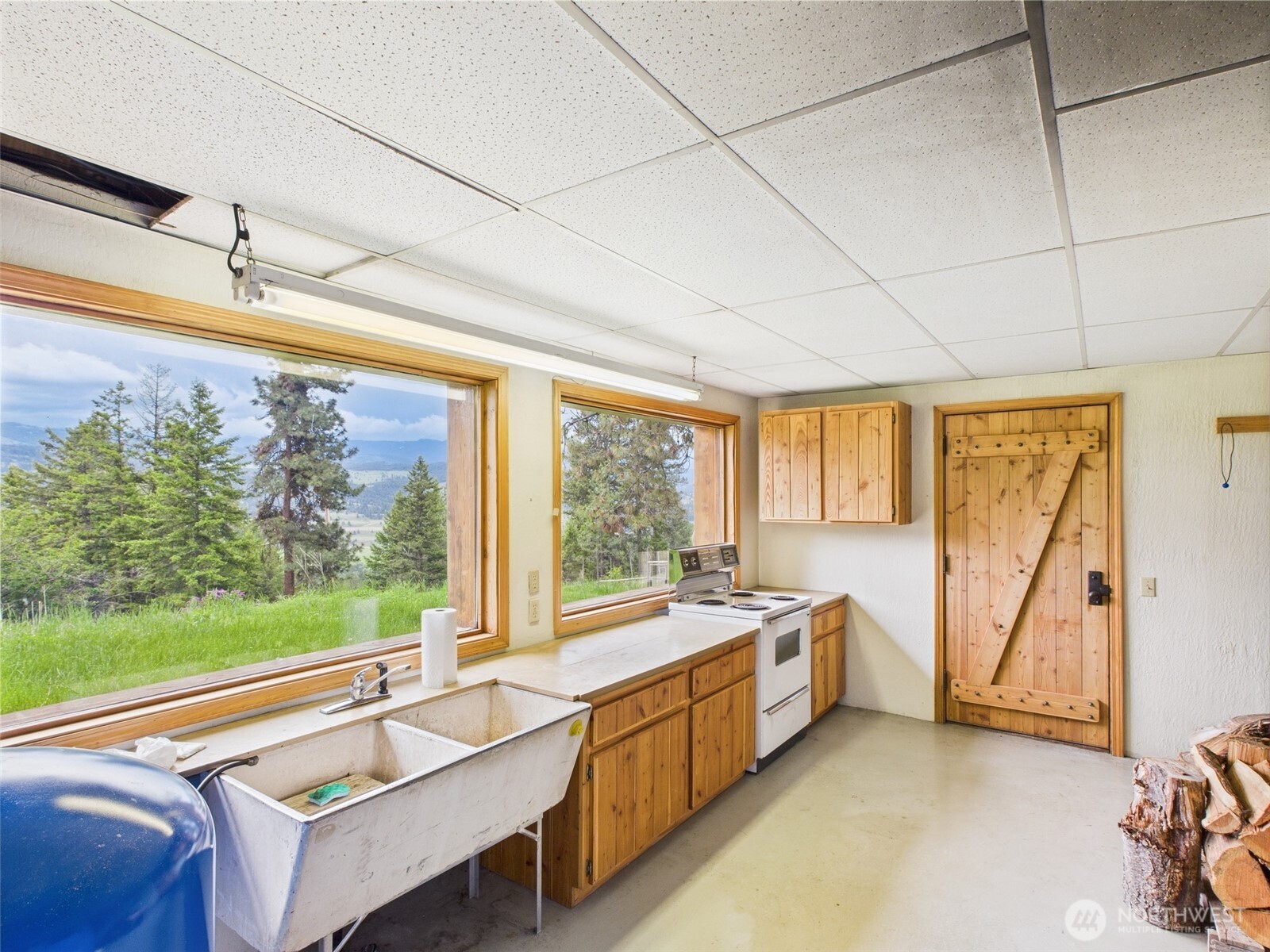98 Tall Timber Lane Property Photo 27